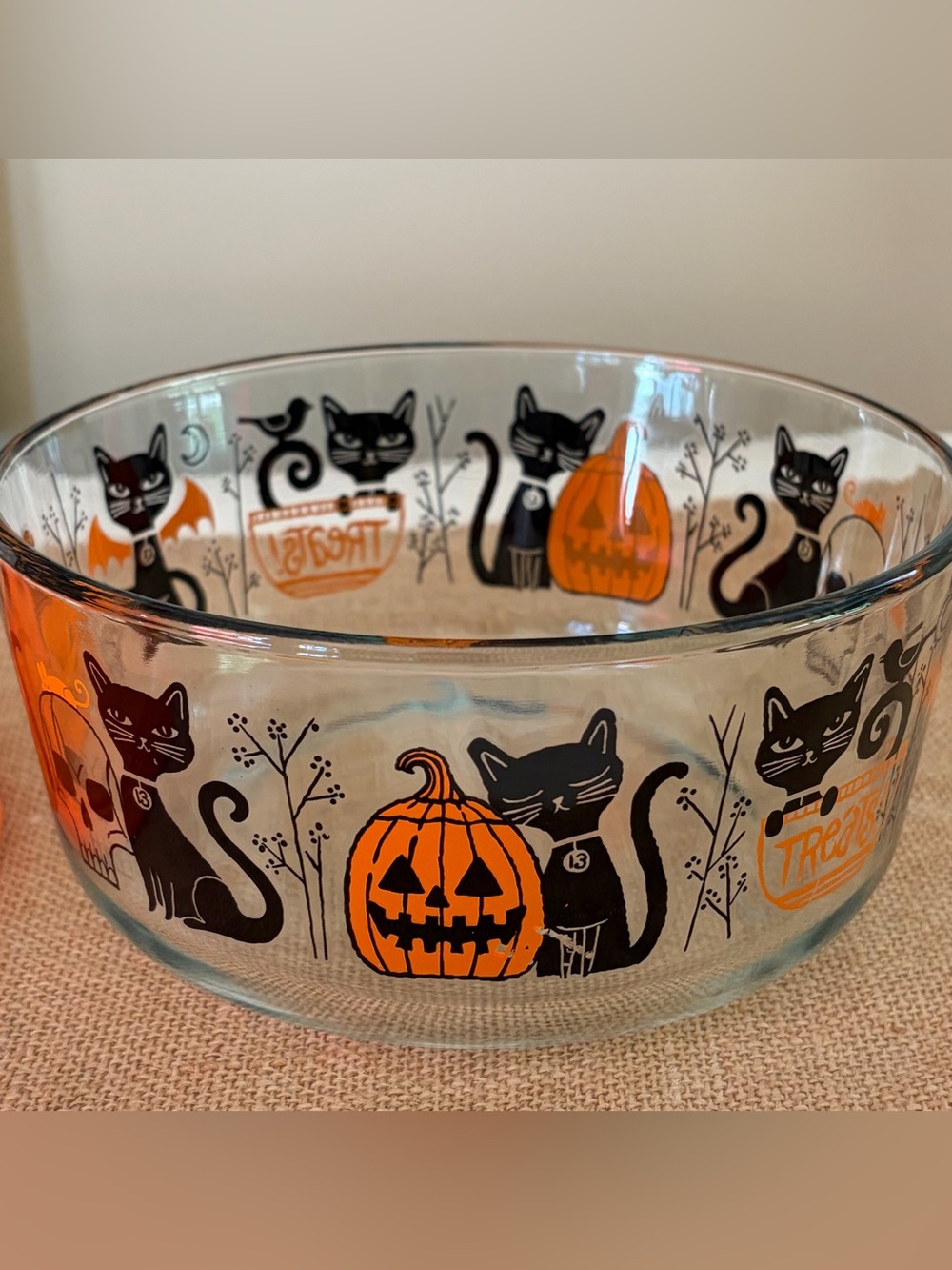 Pyrex Fiendish Friends Halloween Storage Containerššā⬠- Picture 5 of 8